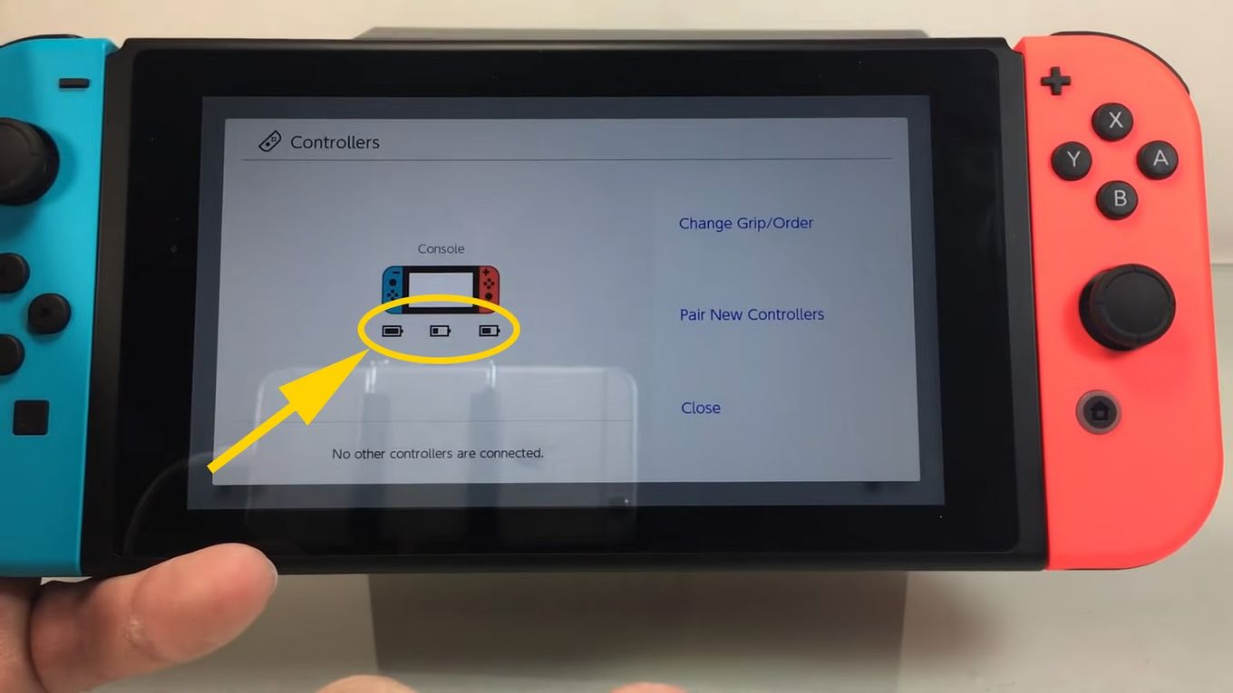 How to charge Nintendo Switch controllers and console