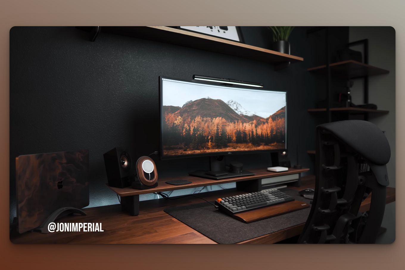 Smart Mac Desk Setup