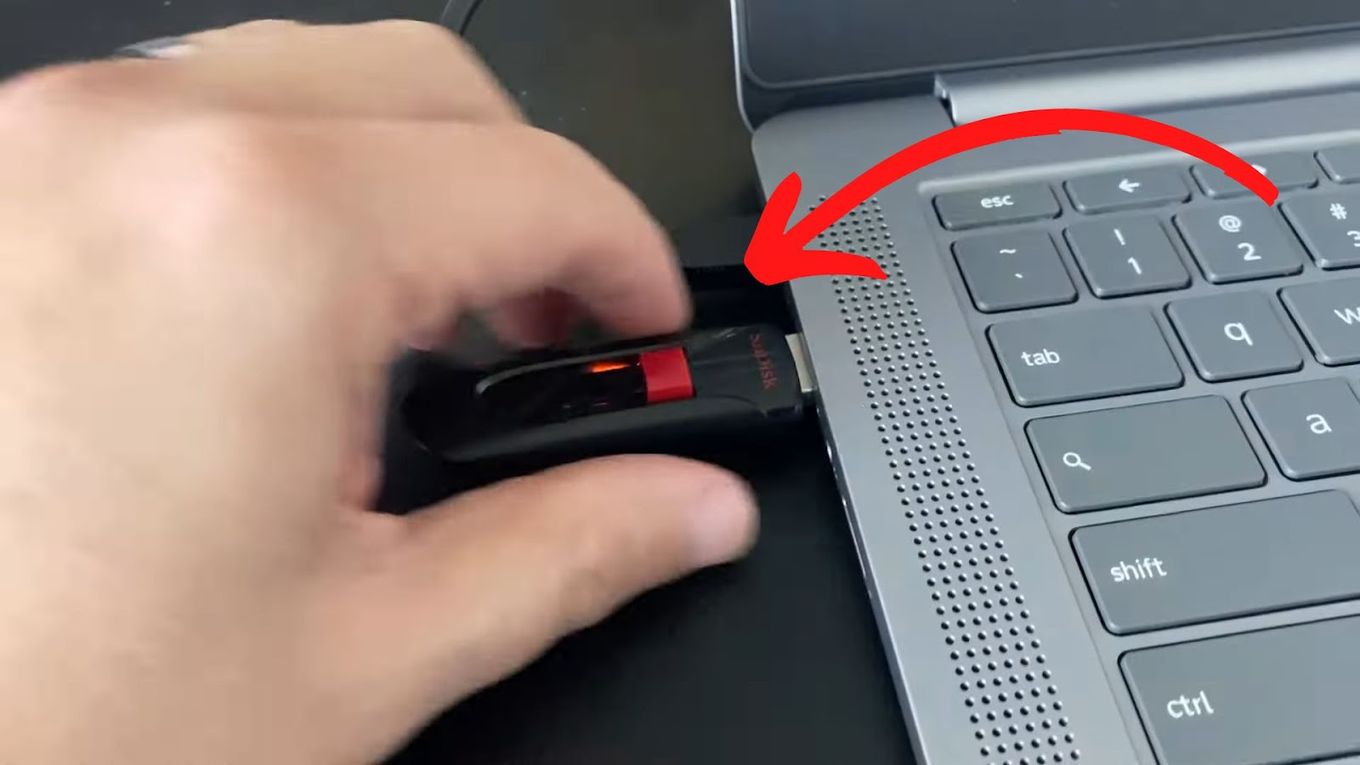 remove the USB from the Chromebook