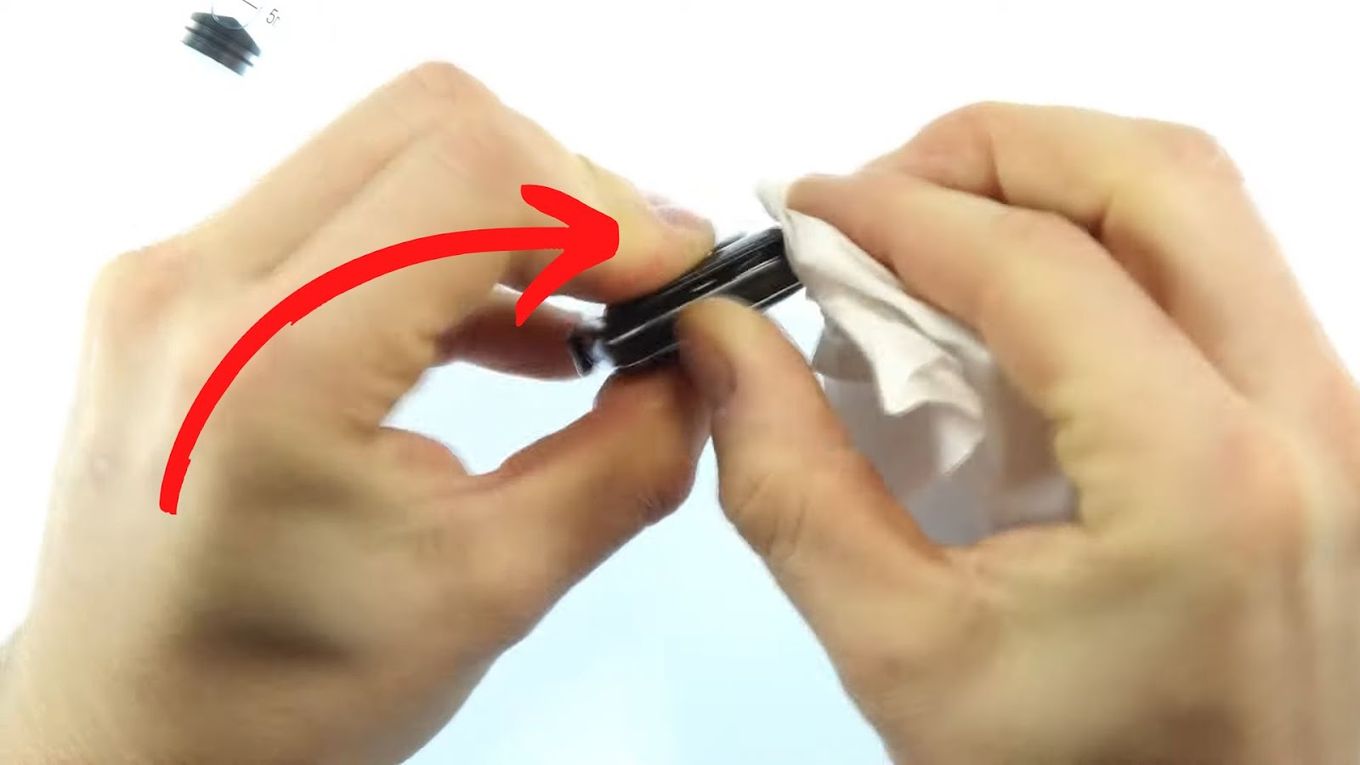 Apple Watch Screen Repair Using the Nail Polish Method 