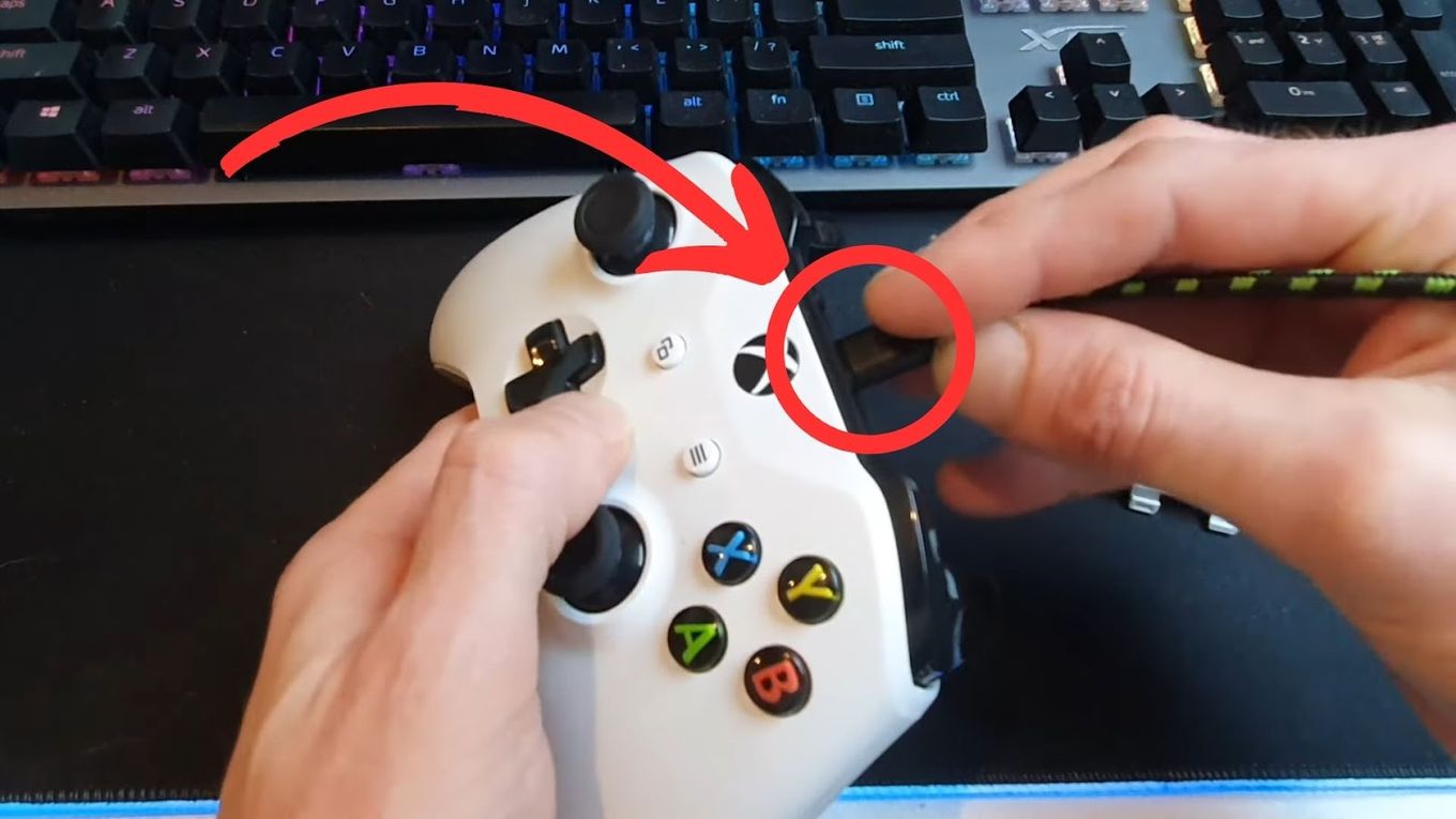 Xbox Controller Not Off - Wired Connection Step 2