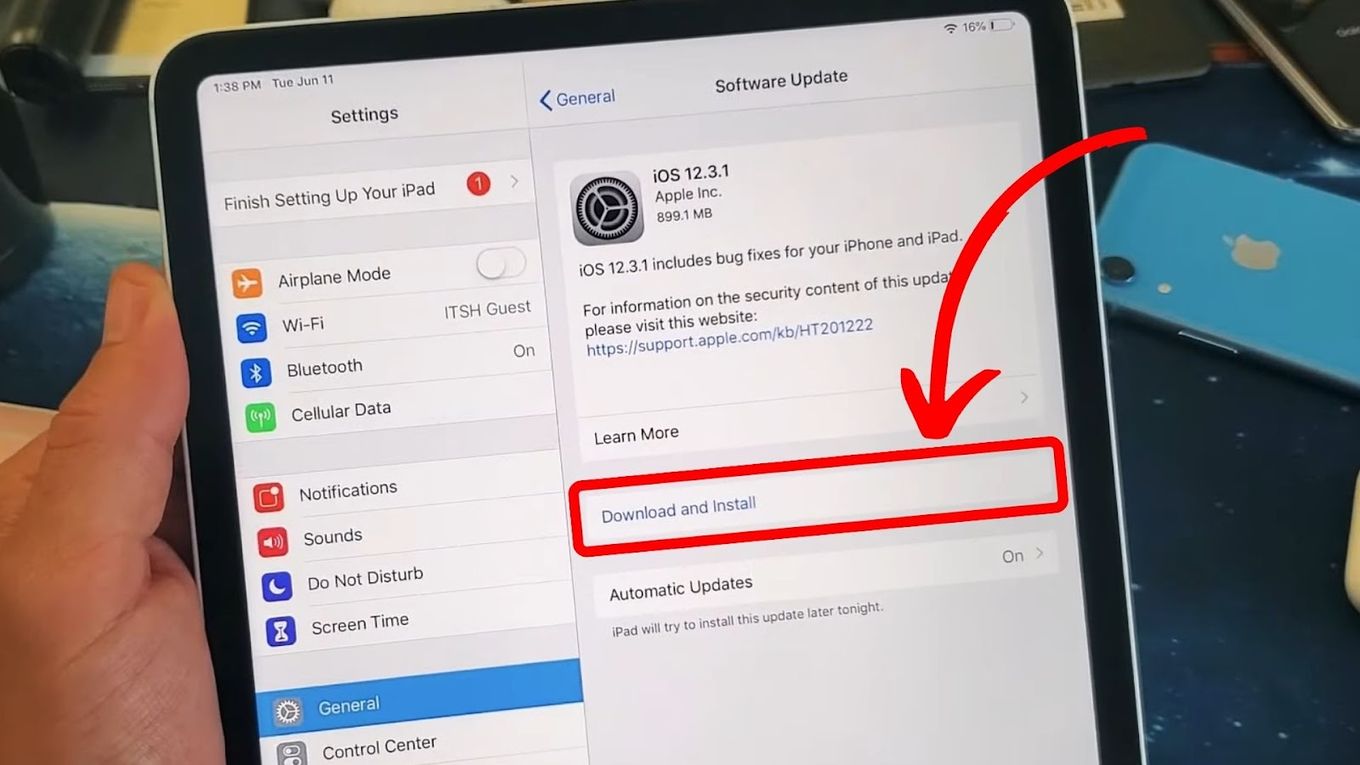 How to update iPadOS to charge an Apple Pencil