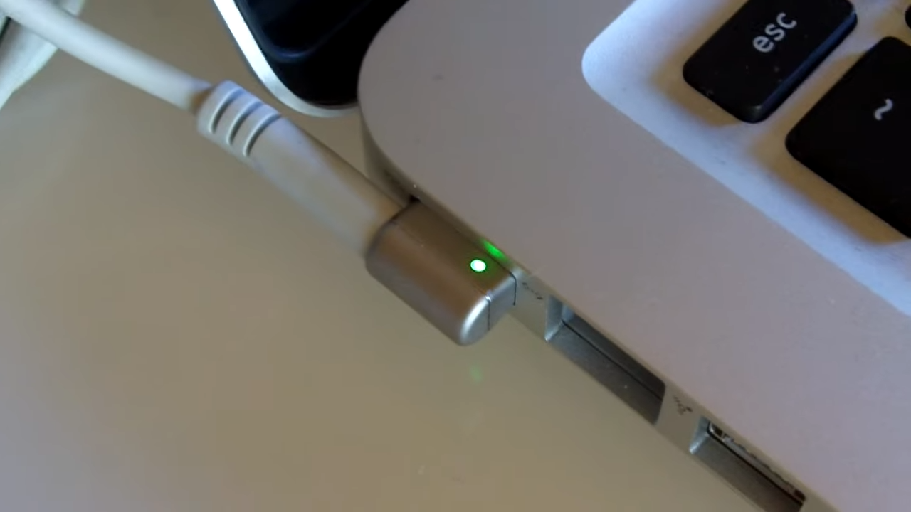 Plugging USB-C Cable into the Solar Output Port