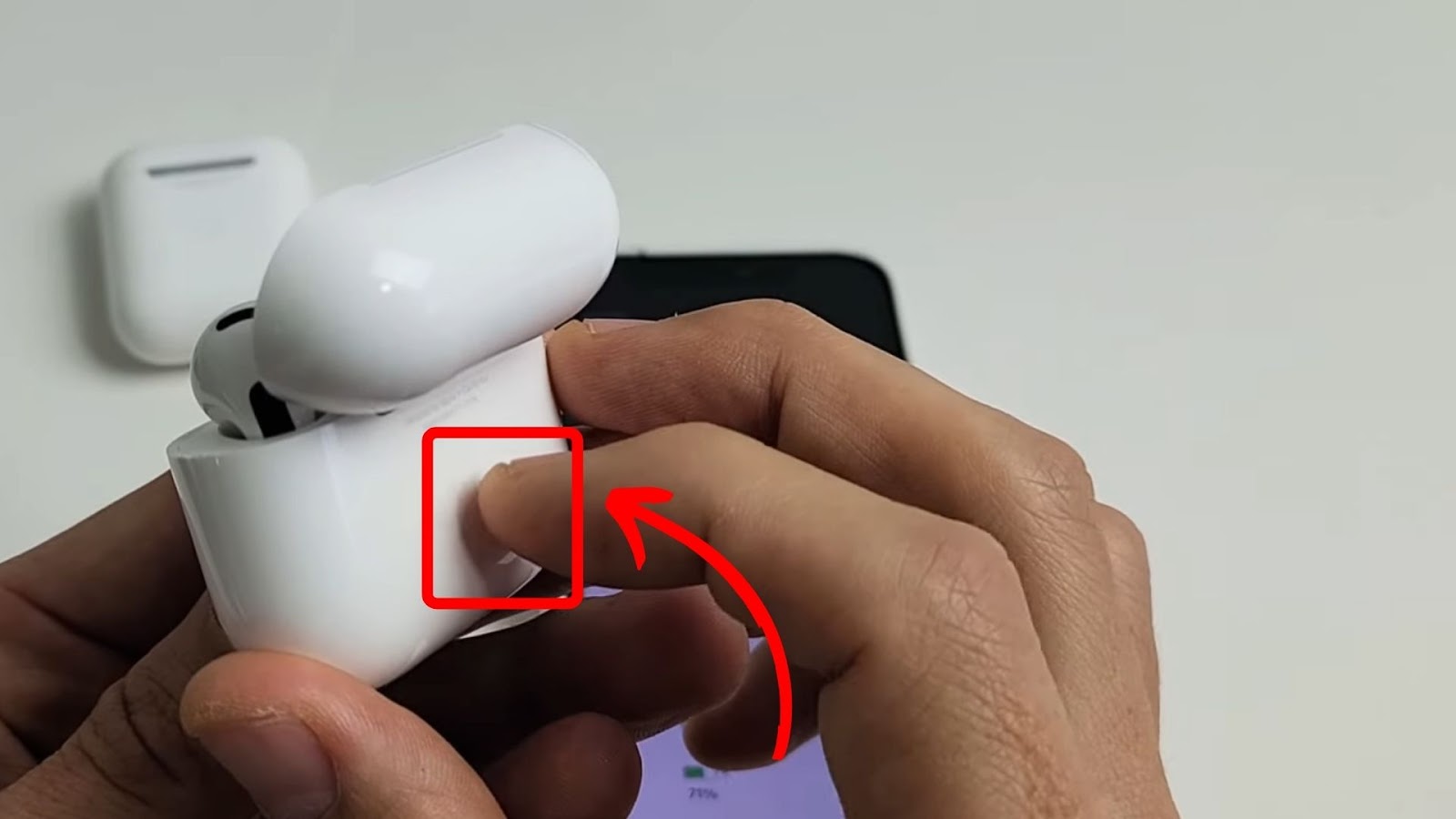 Reset AirPods to Fix Blinking White